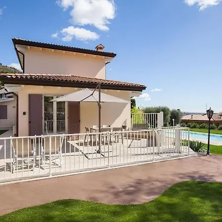 Apartment Chiara 2-appartamento In Con Piscina Cavaion Veronese