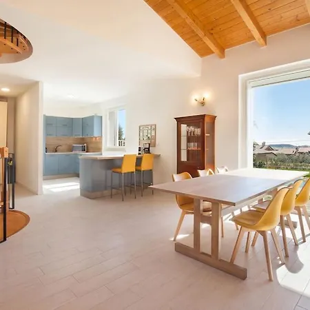 Chiara 2-appartamento In Con Piscina Daire *